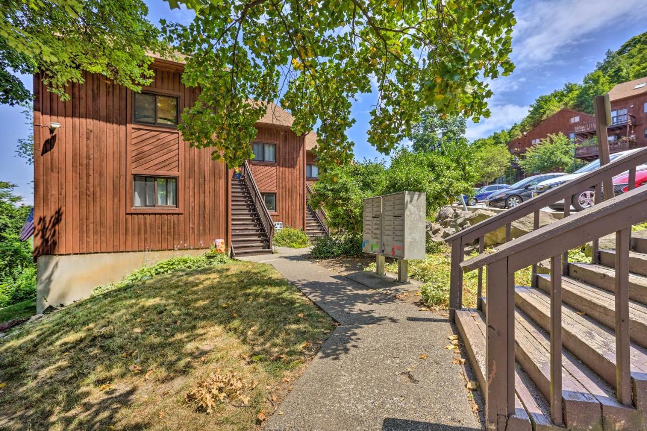 Sun-Lit Vernon Condo Less Than 2 Mi To Ski Resort! 외부 사진